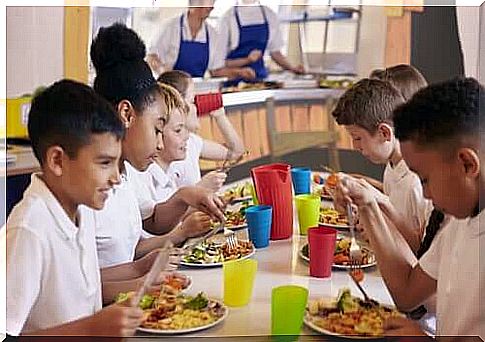 children in the school canteen