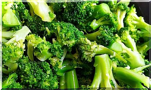 Broccoli is one of the great sources of folic acid during pregnancy.