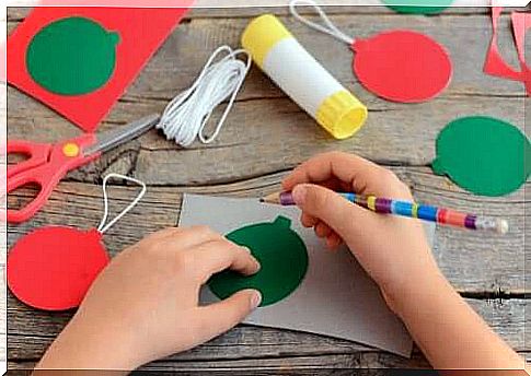 Activity to make Christmas balls