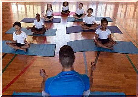 kids doing yoga